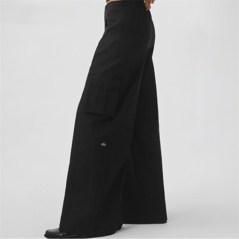 Alo Show Off Cargo Wide Leg Trouser (Regular)•Black